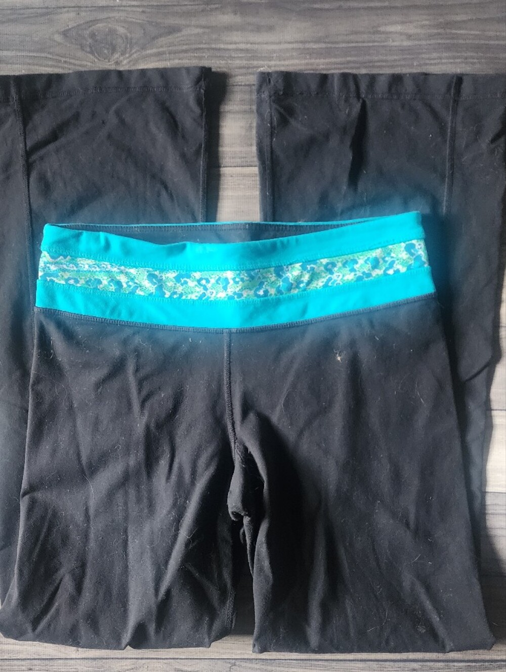 Kirkland Signature Black Leggings with Teal Accent